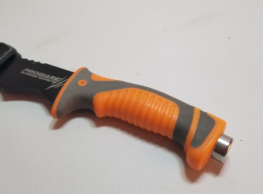 PLASTİK TUTMAÇLI KAMPÇI BALTASI