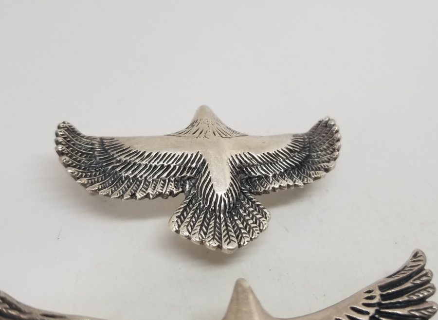 KABARTMA İŞÇİLİKLİ GÜMÜŞ İKİ ADET KARTAL FİGÜRÜ