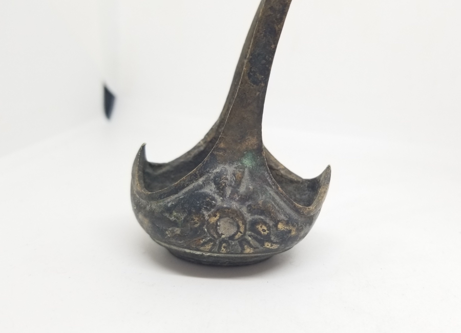 OSMANLI DÖNEMİ KABARTMA İŞÇİLİKLİ VE HİLALLİ BRONZ PİŞTOV ÇANAĞI