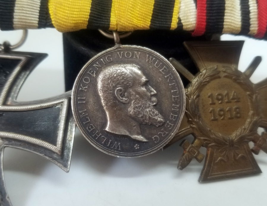 1. DÜNYA SAVAŞI DÖNEMİ DEMİR HAÇ - WÜRTTEMBERG ASKERİ LİYAKAT MADALYASI - HINDENBURG NİŞANI VE UZUN HİZMET MADALYASI BULUNAN DÖRTLÜ MADALYA TAKIMI