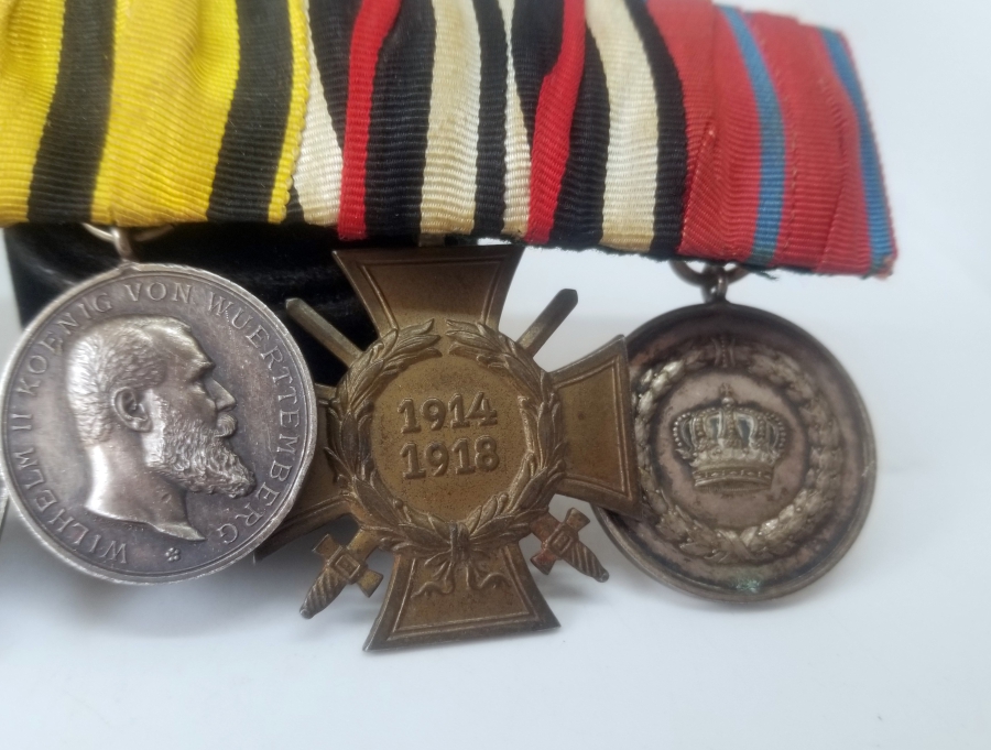 1. DÜNYA SAVAŞI DÖNEMİ DEMİR HAÇ - WÜRTTEMBERG ASKERİ LİYAKAT MADALYASI - HINDENBURG NİŞANI VE UZUN HİZMET MADALYASI BULUNAN DÖRTLÜ MADALYA TAKIMI
