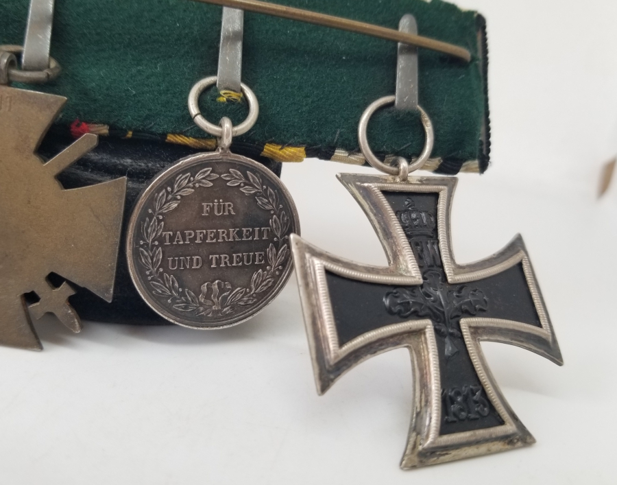 1. DÜNYA SAVAŞI DÖNEMİ DEMİR HAÇ - WÜRTTEMBERG ASKERİ LİYAKAT MADALYASI - HINDENBURG NİŞANI VE UZUN HİZMET MADALYASI BULUNAN DÖRTLÜ MADALYA TAKIMI