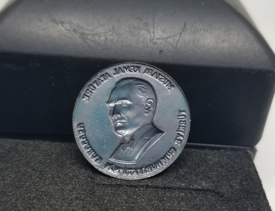 ANTİKA GÜMÜŞ ATATÜRK ROZETİ