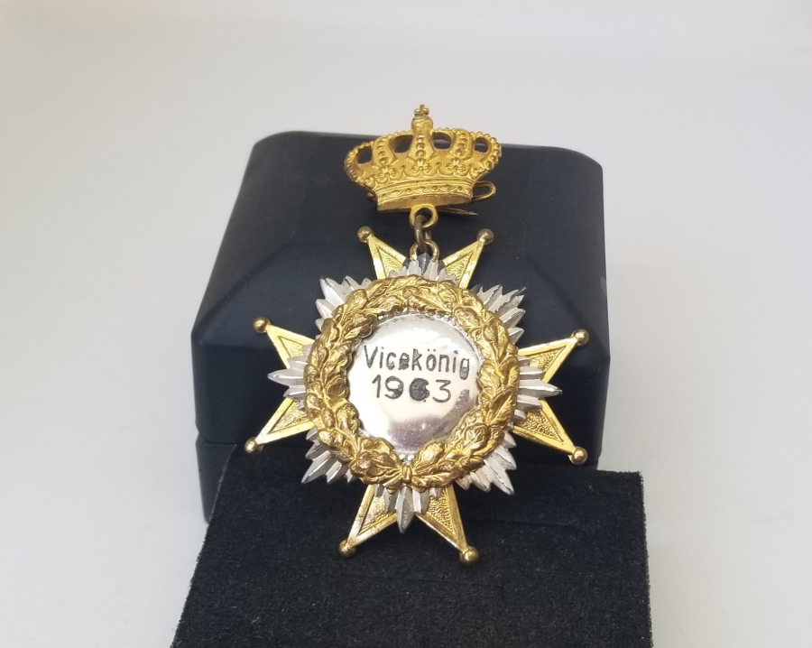 1963 TARİHLİ ALTIN VE GÜMÜŞ KAPLAMA AVRUPA HATIRA MADALYA