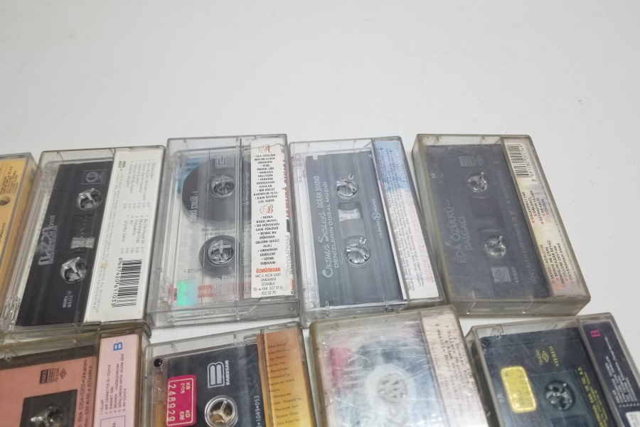 İÇLERİ DOLU NOSTALJİK KASET LOTU
