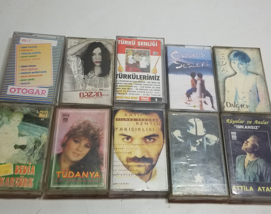 İÇLERİ DOLU NOSTALJİK KASET LOTU