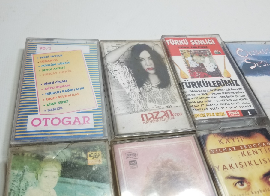 İÇLERİ DOLU NOSTALJİK KASET LOTU