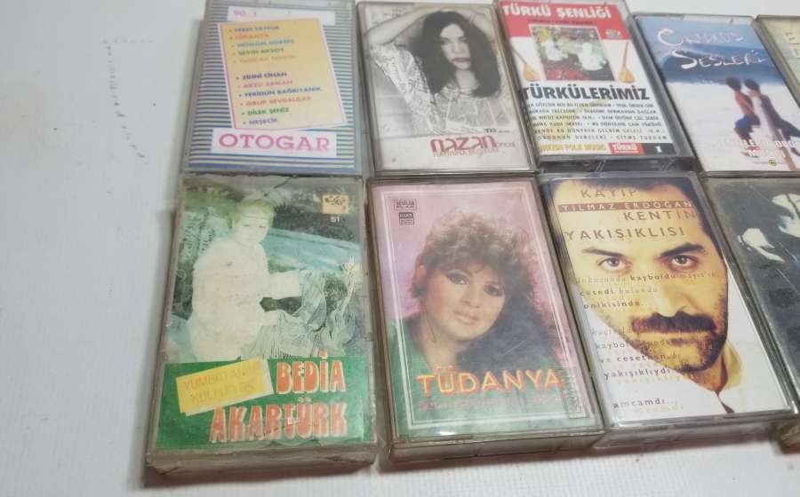 İÇLERİ DOLU NOSTALJİK KASET LOTU