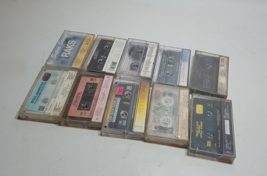 İÇLERİ DOLU NOSTALJİK KASET LOTU