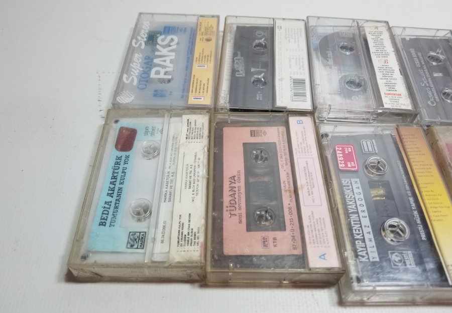İÇLERİ DOLU NOSTALJİK KASET LOTU