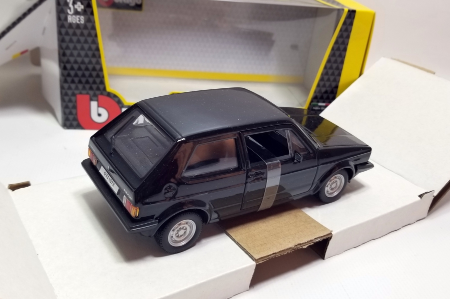 1/24 ÖLÇEKLİ KOLEKSİYONLUK OYUNCAK ARABA