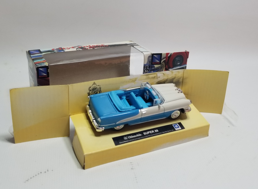 1/43 ÖLÇEKLİ KOLEKSİYONLUK OYUNCAK ARABA