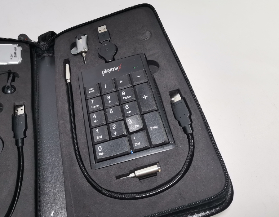 ÇANTASINDA BİLGİSAYAR USB ALETLERİ SETİ
