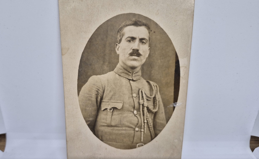 CUMHURİYET BAŞLARI ARKASI OSMANLICA YAZILI YAVER FOTOĞRAFI