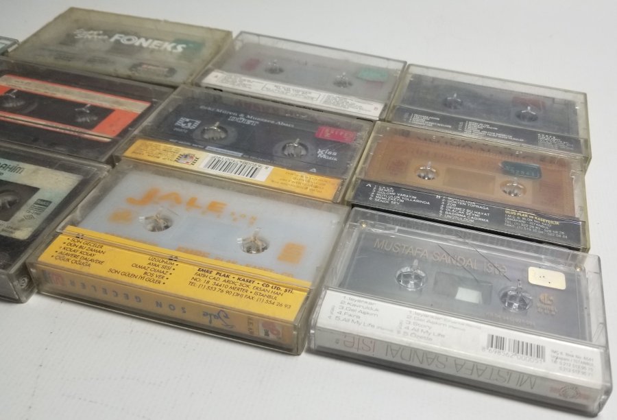İÇLERİ DOLU NOSTALJİK KASET LOTU