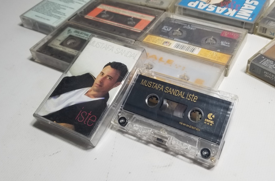 İÇLERİ DOLU NOSTALJİK KASET LOTU