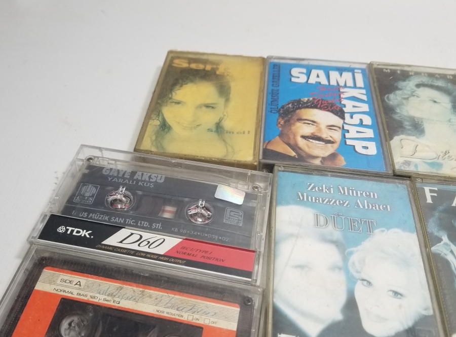 İÇLERİ DOLU NOSTALJİK KASET LOTU