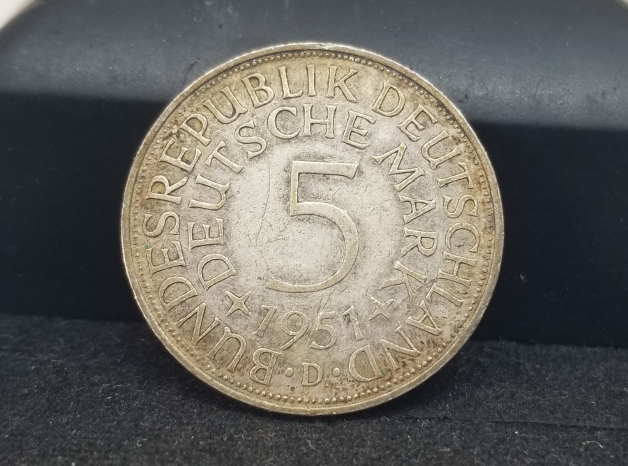 KOLEKSİYONLUK 1951 TARİHLİ GÜMÜŞ ALMANYA 5 MARK