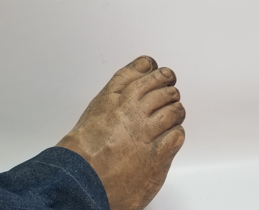 ANTİKA PLASTİK AYAK FİGÜRÜ