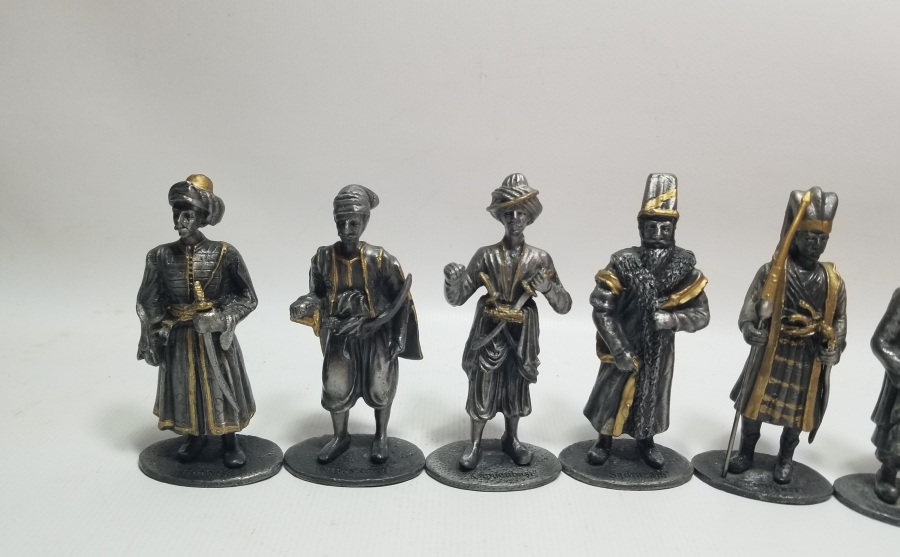 OSMANLI YENİÇERİ VE AĞALARI GÖRSELLİ DEKORATİF KURŞUN ASKERLER