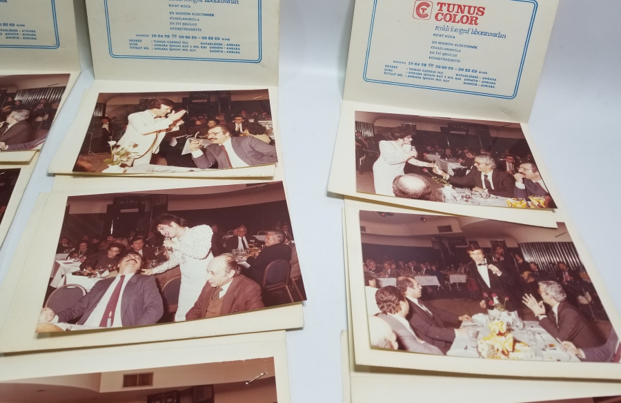 ANKARA BÜYÜK SÜRMELİ OTELİ ORİJİNAL ALBÜMÜNDE NÜKHET DURU VE EROL EVGİN KONSER FOTOĞRAFLARI