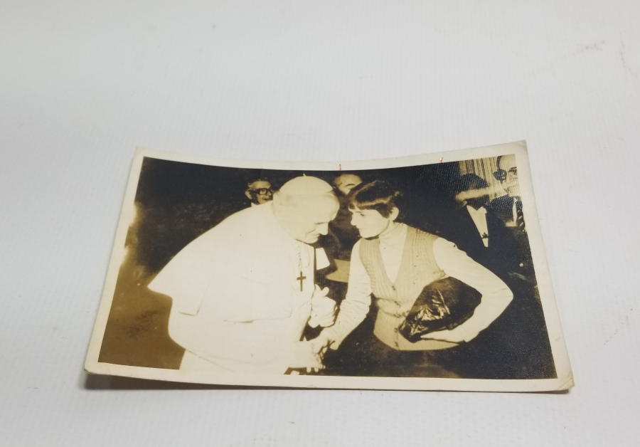 ÇOK NADİR TÜRKAN SAYLAN VE PAPA FOTOĞRAFI