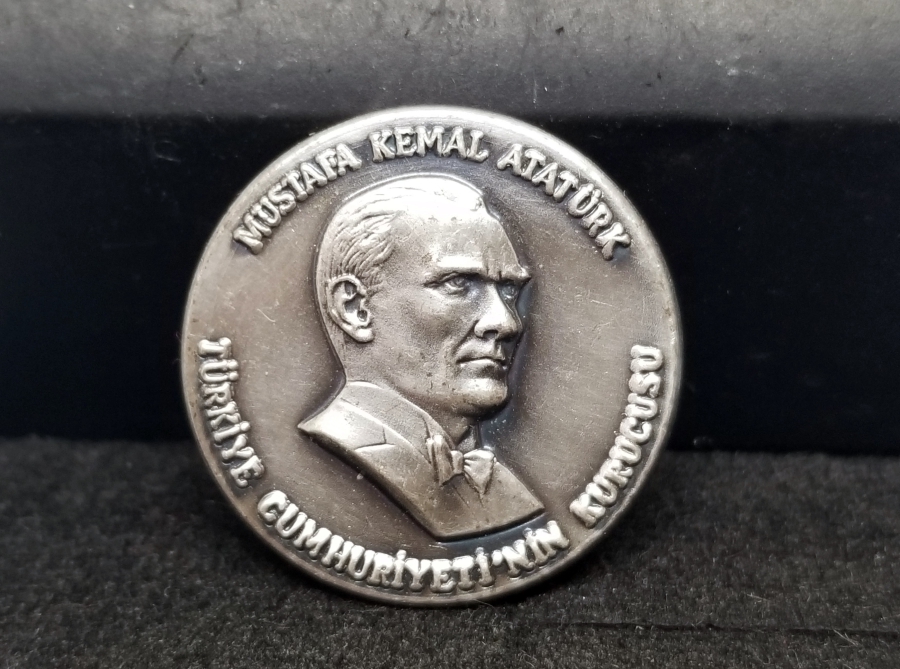 ANTİKA GÜMÜŞ ATATÜRK ROZETİ